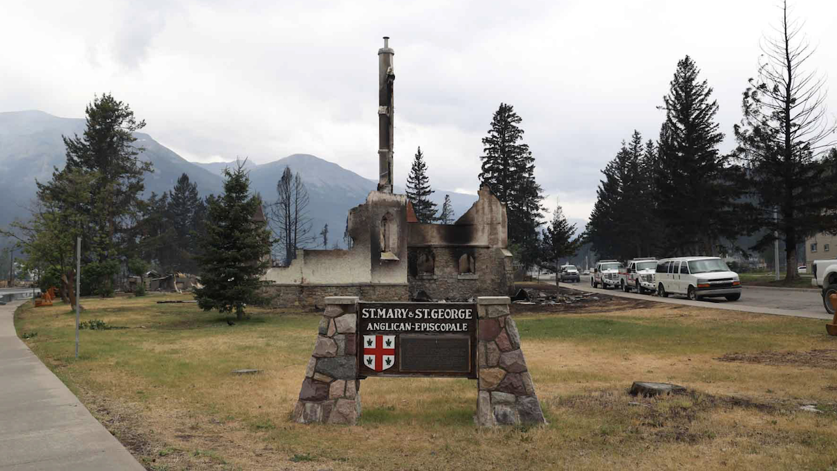Interfering Alberta officials made things worse during last year’s catastrophic Jasper fire: report